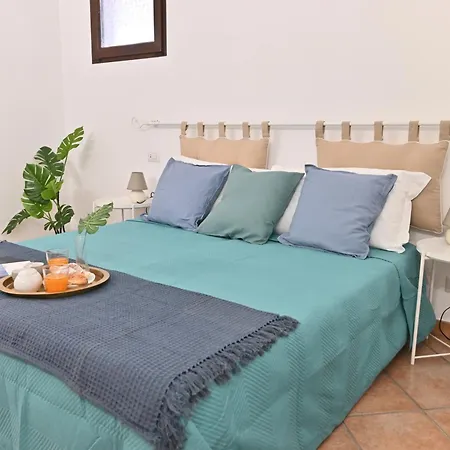 Izzhome The King Apartment